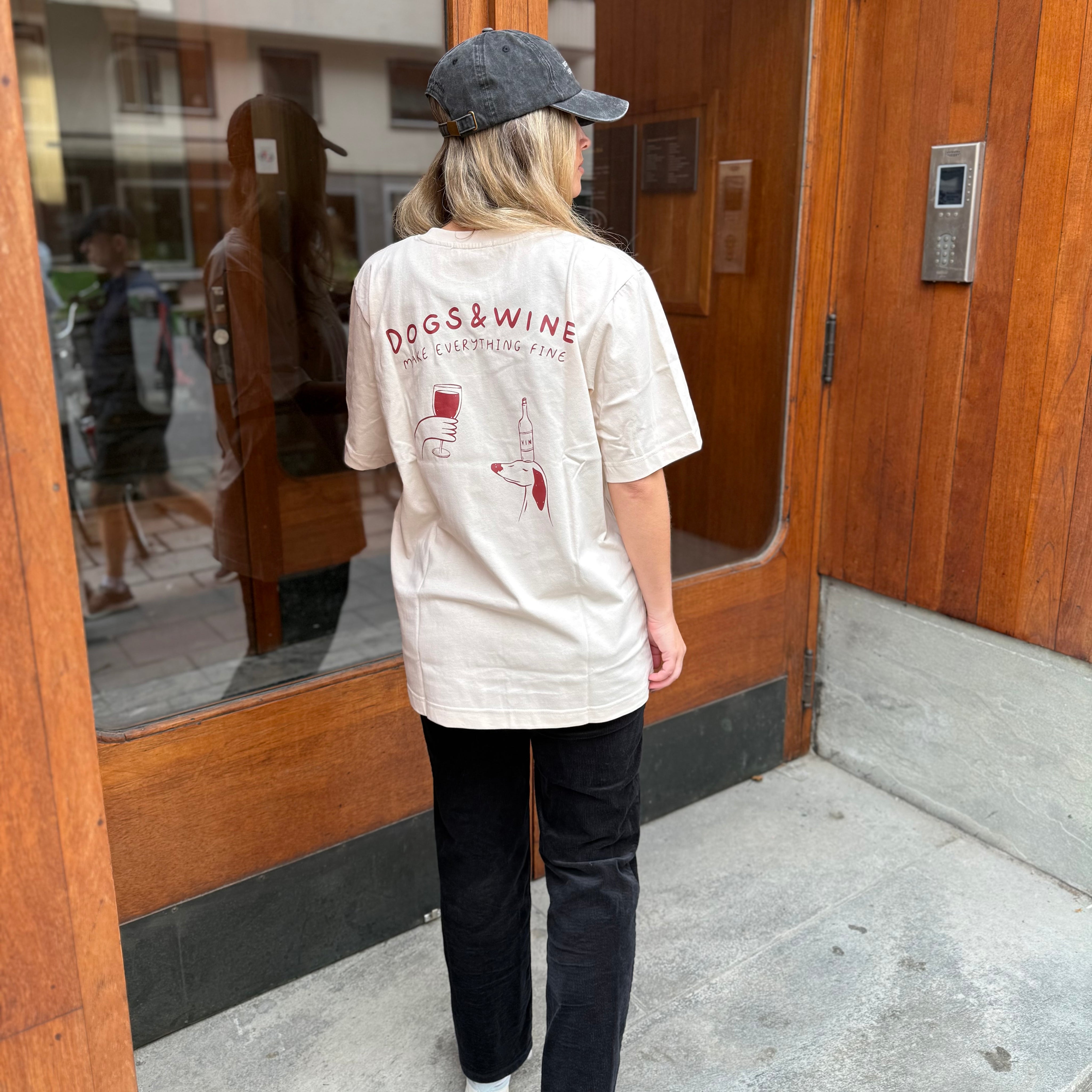 Off-White T-shirt - Dogs & Wine Make Everything Fine