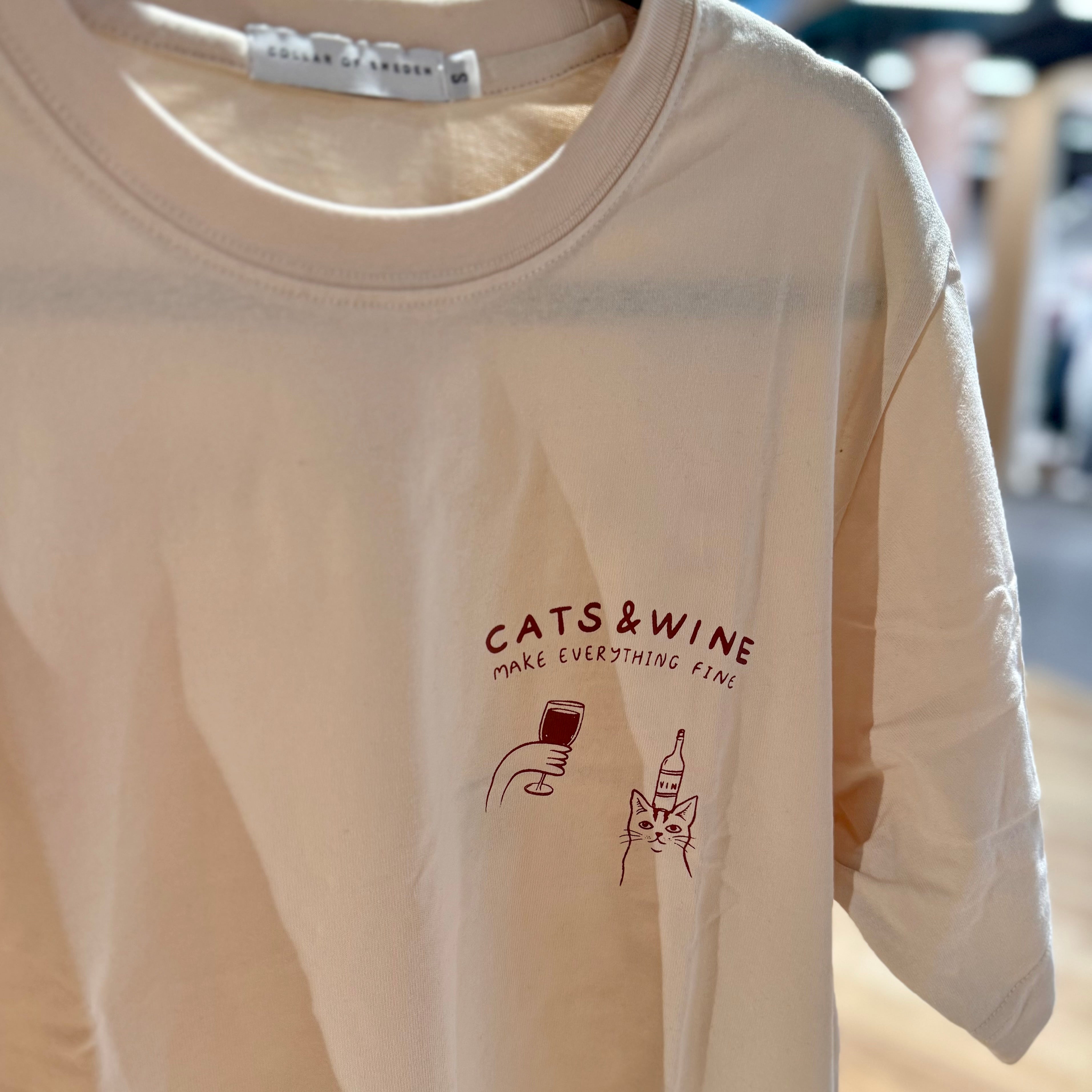 Off-White T-shirt - Cats & Wine Make Everything Fine
