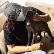 Musta denimlippis - Logo "Dogs. Because People Suck" 
