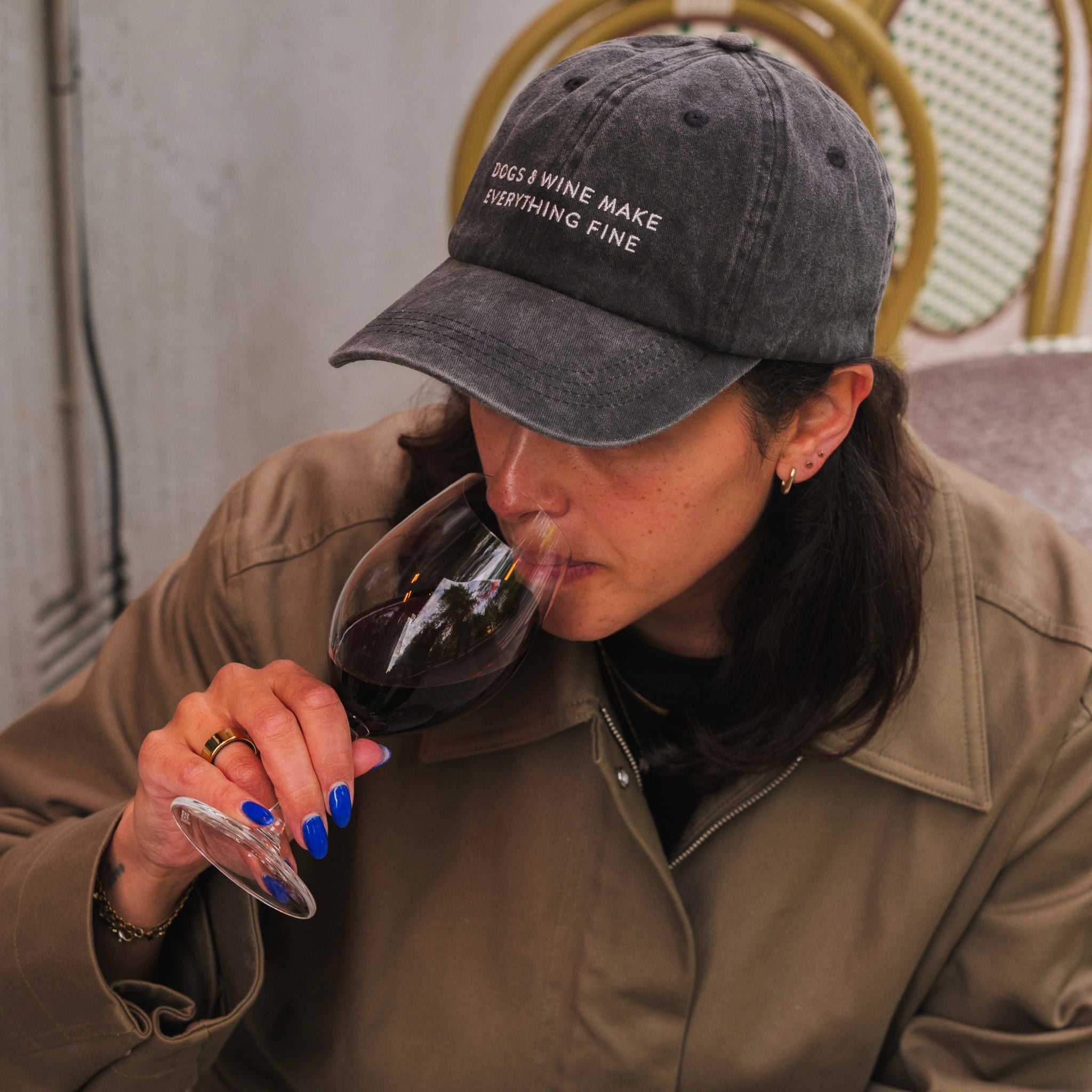 Musta denim-lippis - Dogs & Wine Make Everything Fine 
